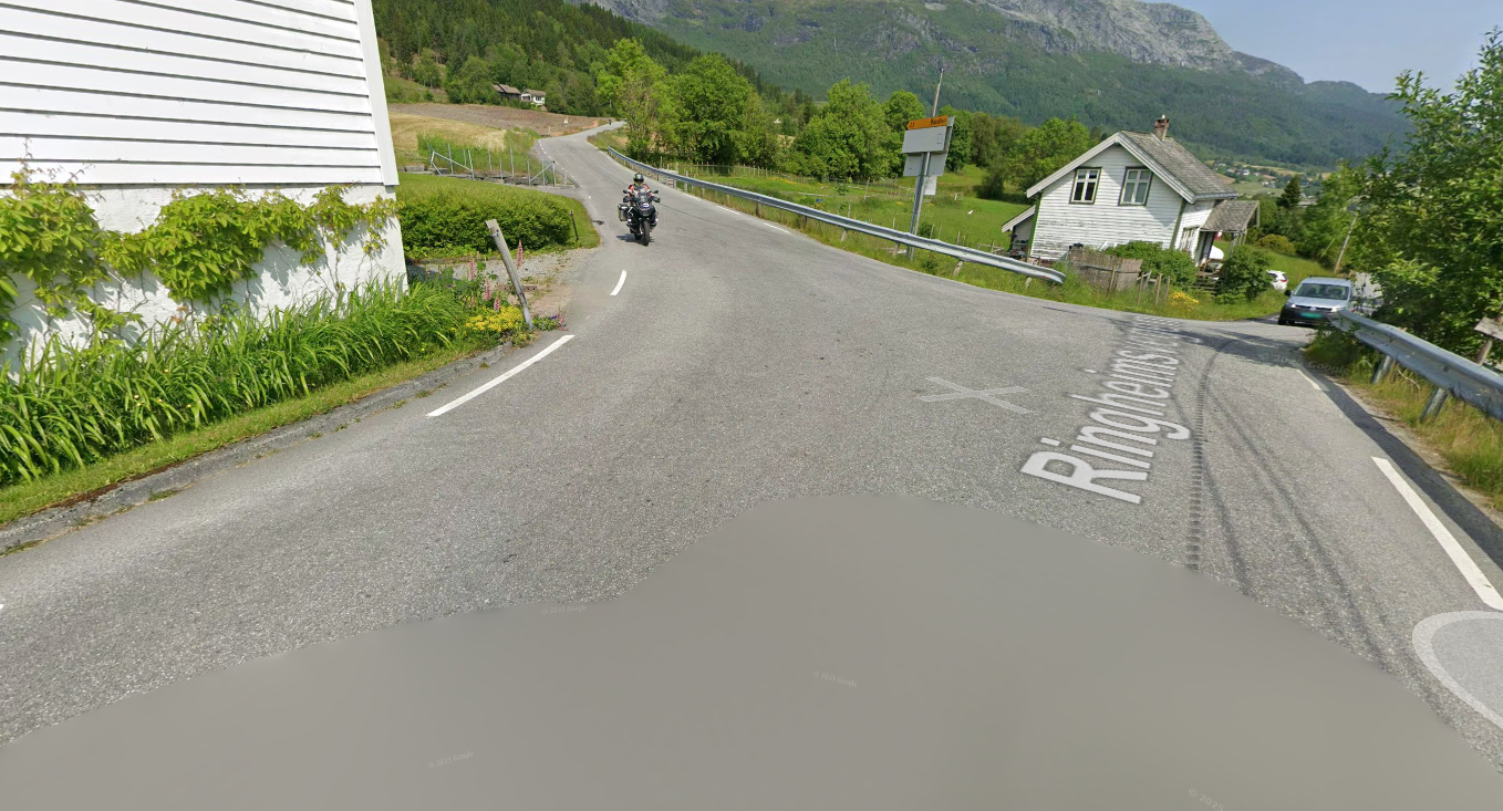 Foto av blindsvingen ved Ringheimsvegen